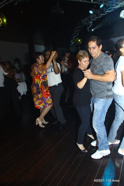 2010_11_20_jantar_dan%c3%a7ante_assef_33_anos-655